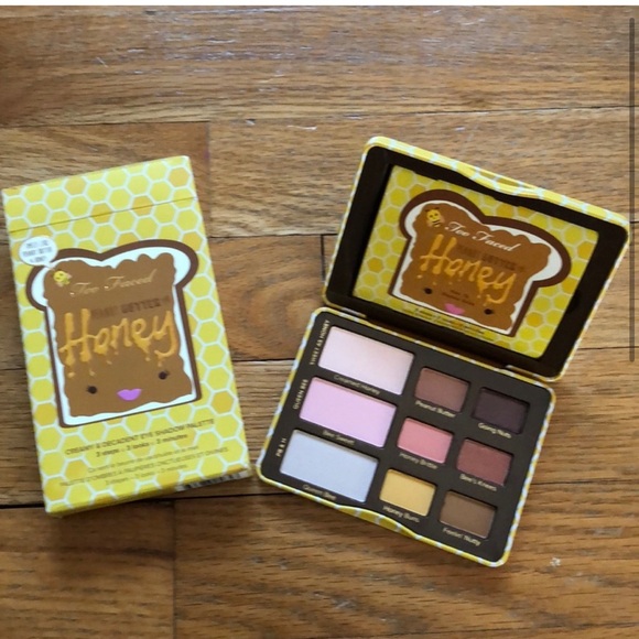 Too Faced NEW make up pallete never used! - Picture 3 of 5
